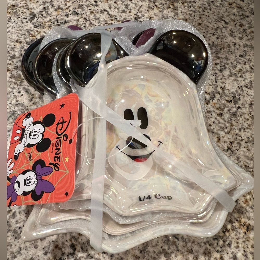 Mickey Mouse ghost measuring cups